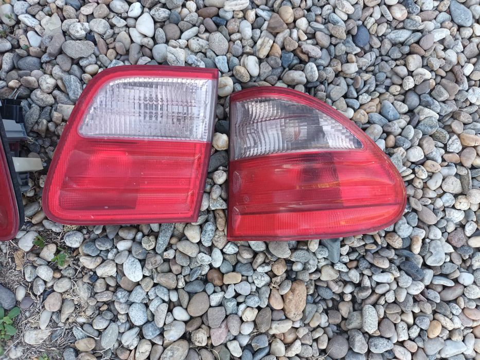 ляв и десен вътрешен и външен стоп за мерцедес Е класа в210 комби ФЕЙС