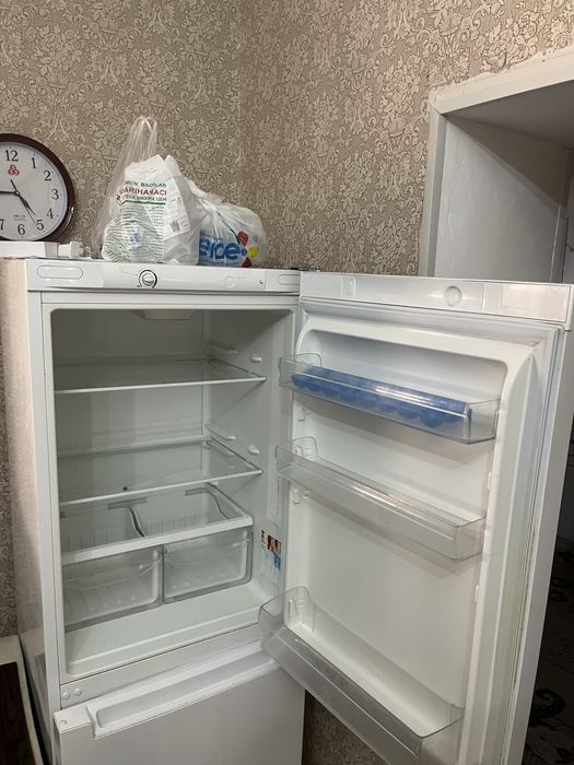 Холодильник indesit