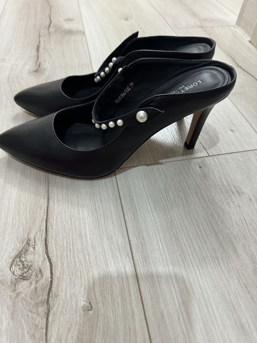 Продам туфли в черном цвете