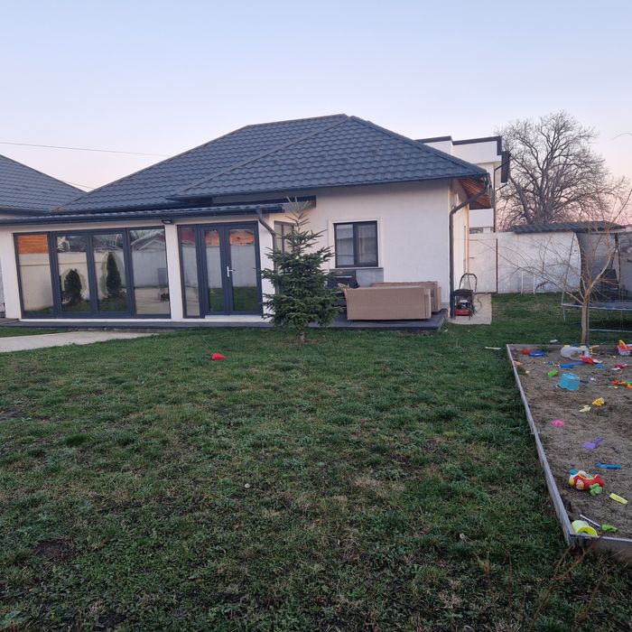 Vand casa in Botosani, str Ion Creanga.