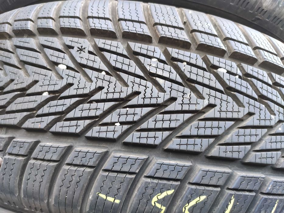 2бр Зимни гуми 235 60 18 - Goodyear - DOT 2025