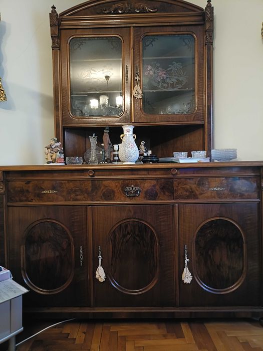 Mobilier vechi, stil Lenghel