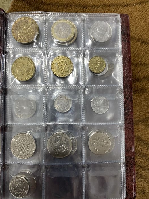 Продам монеты  набор