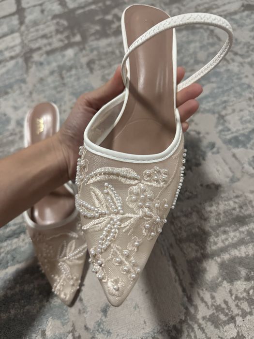 Туфли Zara с кружевом