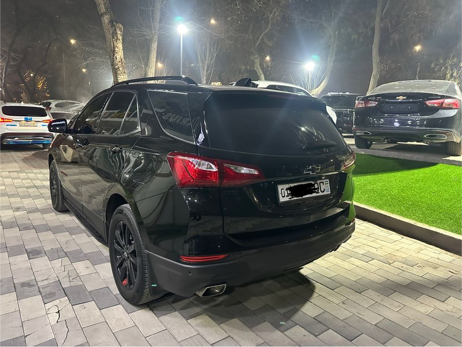 Equinox 2020 yil Qora Rang