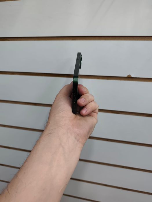 Apple 13 - Б/У смартфон | хорошее состояние |