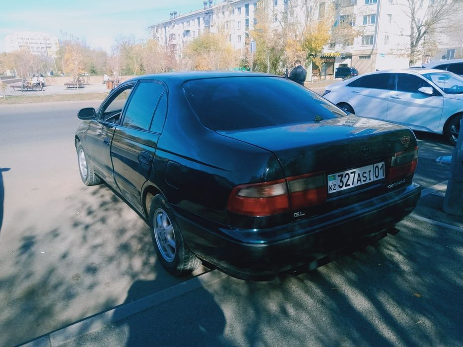 Продам машину Тойота Карина