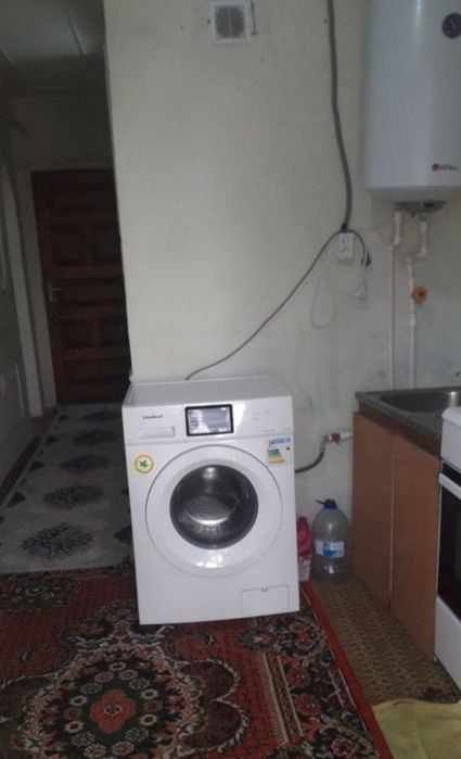 Ijaraga kvartira beriladi mikrayon Aziz bozor 1 xona 1 eta