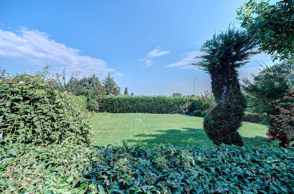 Дава се под наем Къща в Варна, Нептун - 430 кв.м за 510 € - Снимка #2