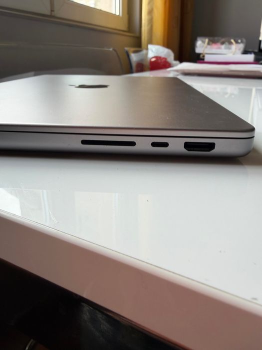 Apple MacBook Pro 14" M1 16GB RAM 512GB SSD