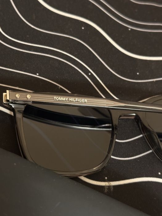 Очила Tommy Hilfiger
