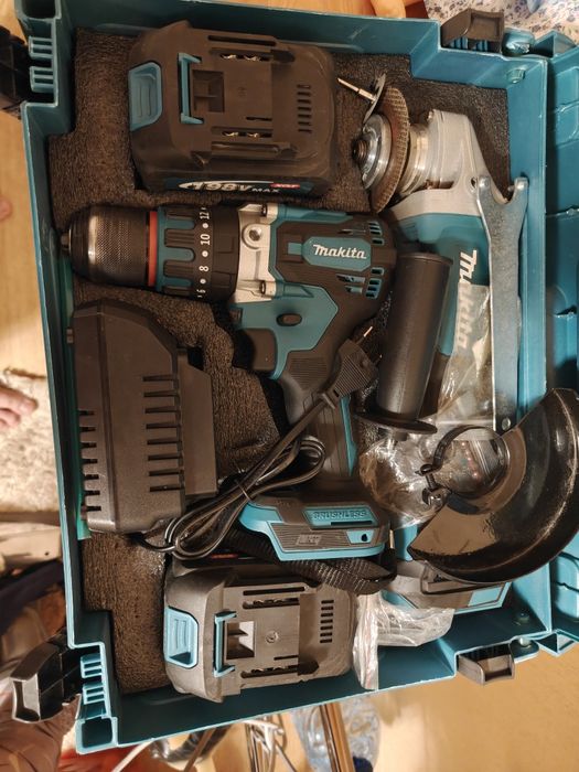 Набор инструментов Makita.