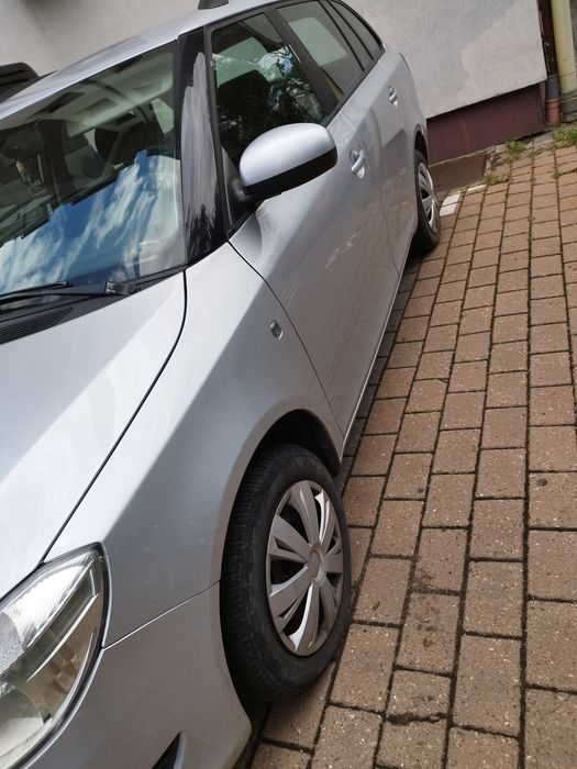 SKODA Fabia 2012 — imagine 2