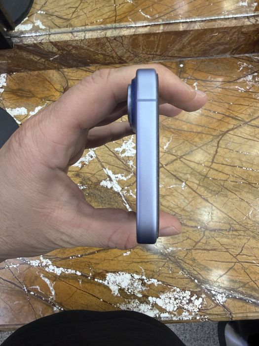 Продам iphone 17