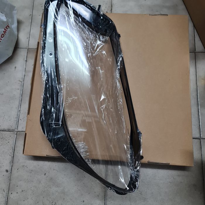 Стъклоза фар Mercedes 205 -2015+2019