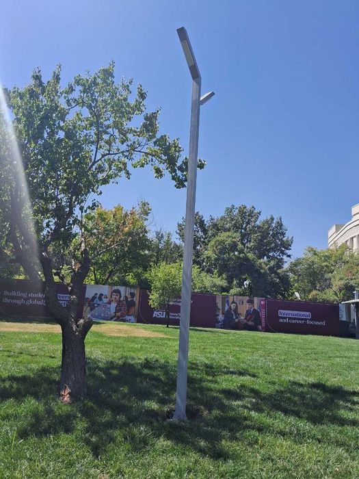 Уличные парковые фонари, торшеры, светильники в стиле hi-tech