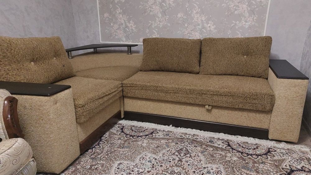 Угловой диван продается