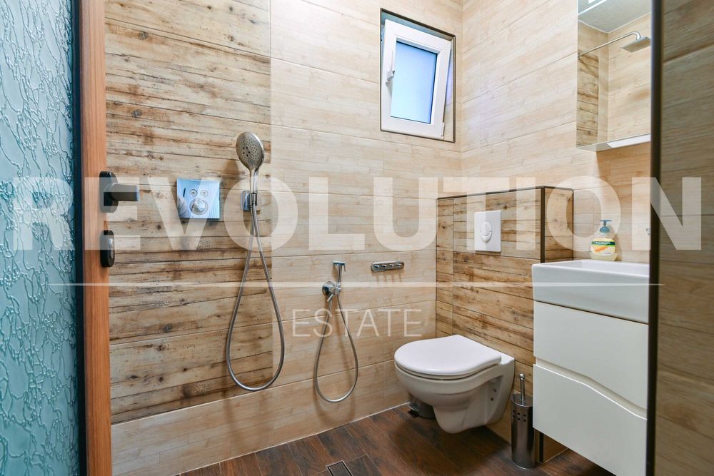 Дава се под наем Тристаен апартамент в София, Лозенец - 90 кв.м за 850 € - Снимка #9