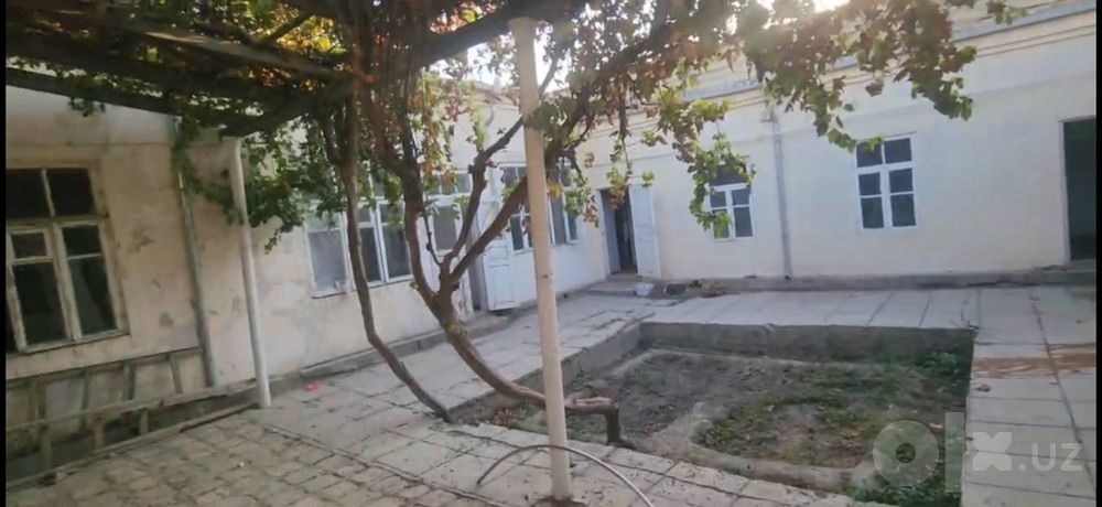 Buzuladigan uy materyalari sotiladi