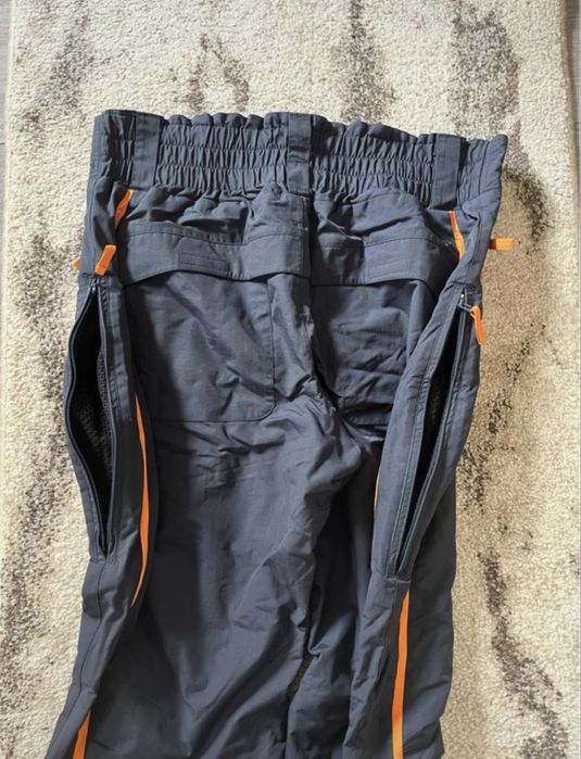 Pantaloni de faș Nokia