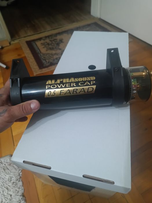 Кондензатор за автомобилно аудио озвучаване