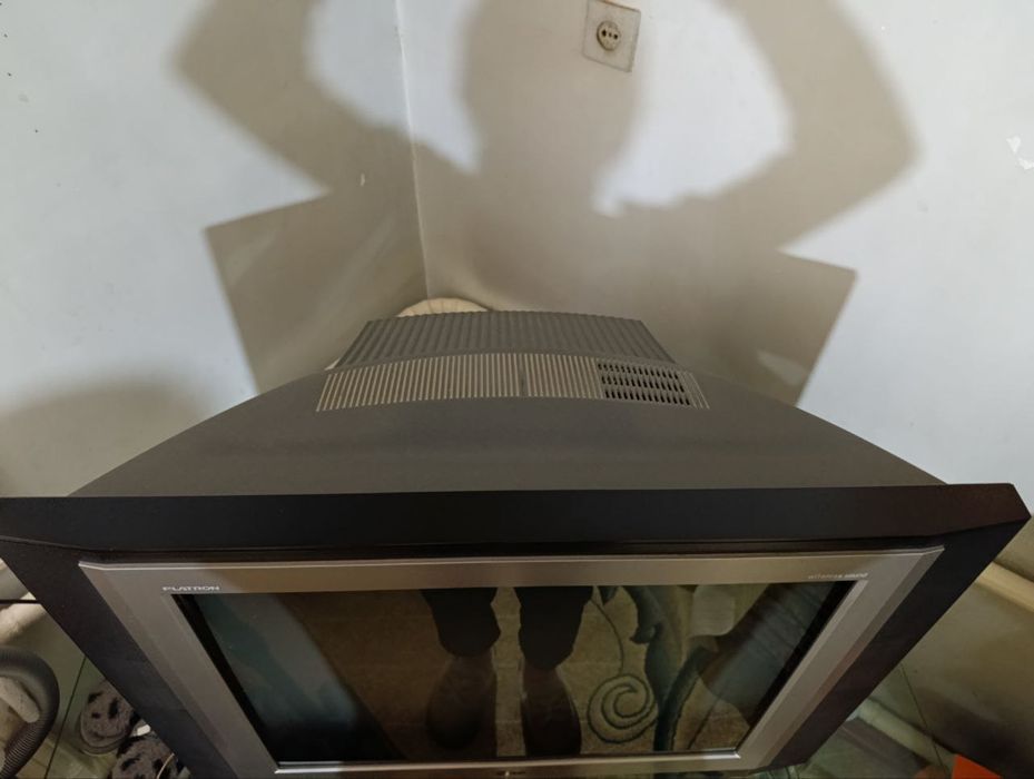 Продаётся телевизор.