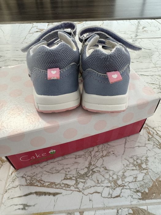 Детски сандали за момиче размер 20