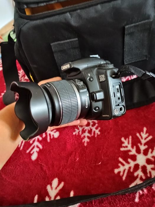 Canon EOS20D + incarcator,3baterii+geanta
