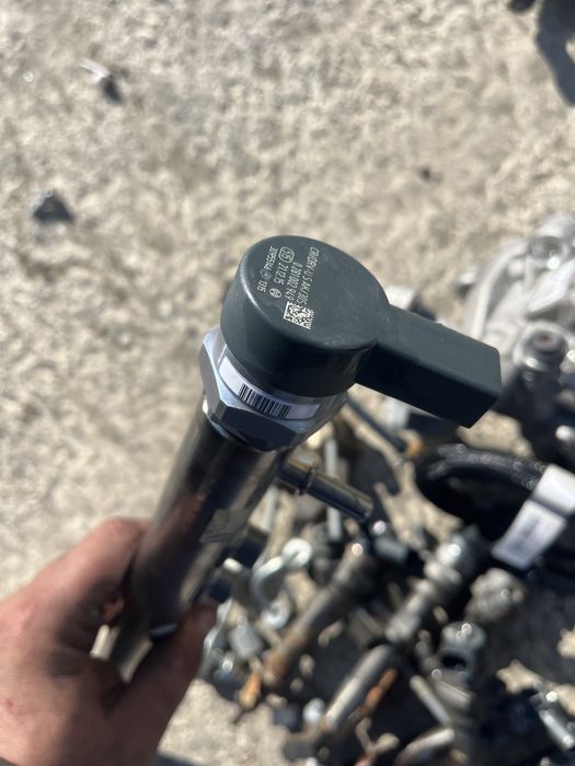 Помпа/дюзи/рейл бмв ф10 ф11 530д 258 конски сили bmw f10 f11 530d 258