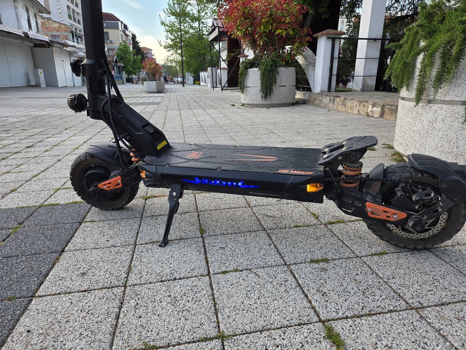 Продавам тротинетка KuKirin  G2 Master. на 2г.Отлично състояние,нови накладки Shimano.На около500км