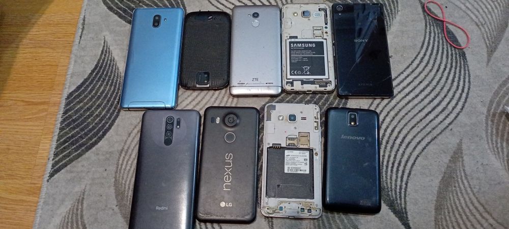 Telefoane diferite modele