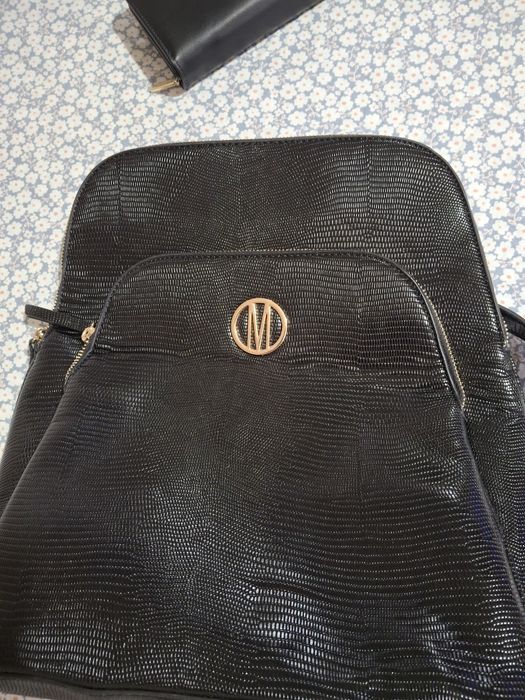 Дамска раница...