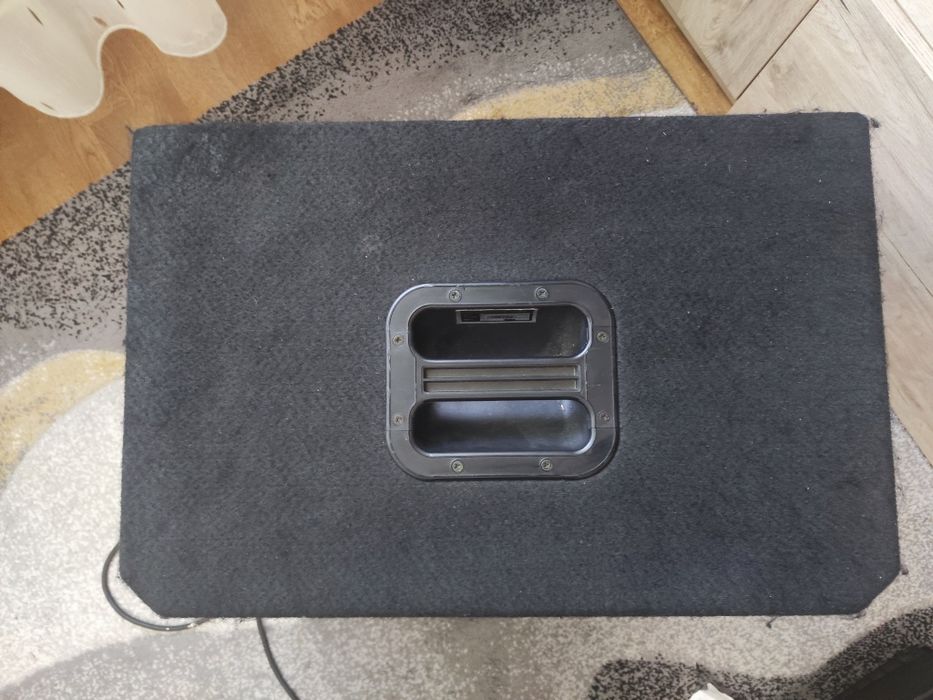 Subwoofer Solton 2x10inch 500w rms + 2 ieșiri  pentru sateliți!