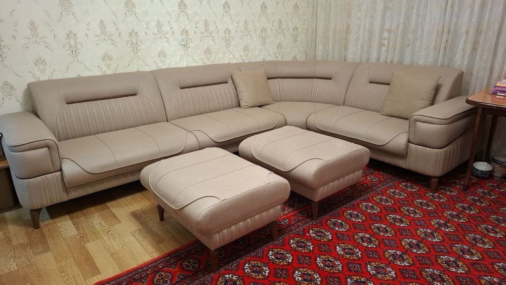 Янги холатдаги уголок срочно сотилади