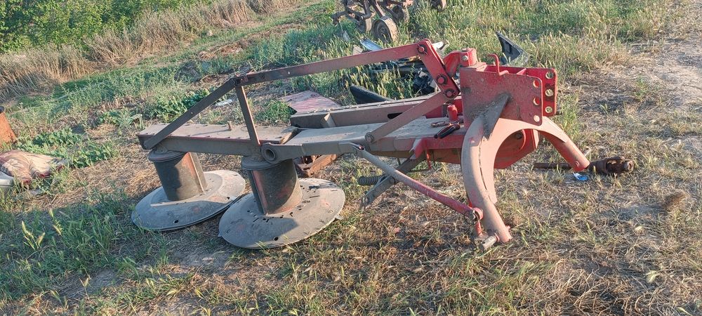 Трактор МТЗ 80.      Беларусь