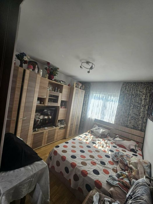 Apartament mobilat  3 camere si 2 bai sau schimb cu casa in sighet