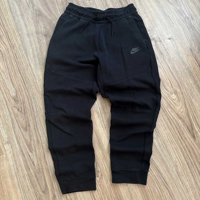 Nike Tech Fleece комплект черен суитшърт и долнище