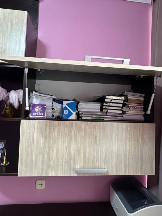 Письменый стол в хорошем состоянии