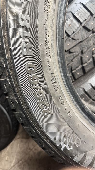 225/60 R18 Kumho 4шт