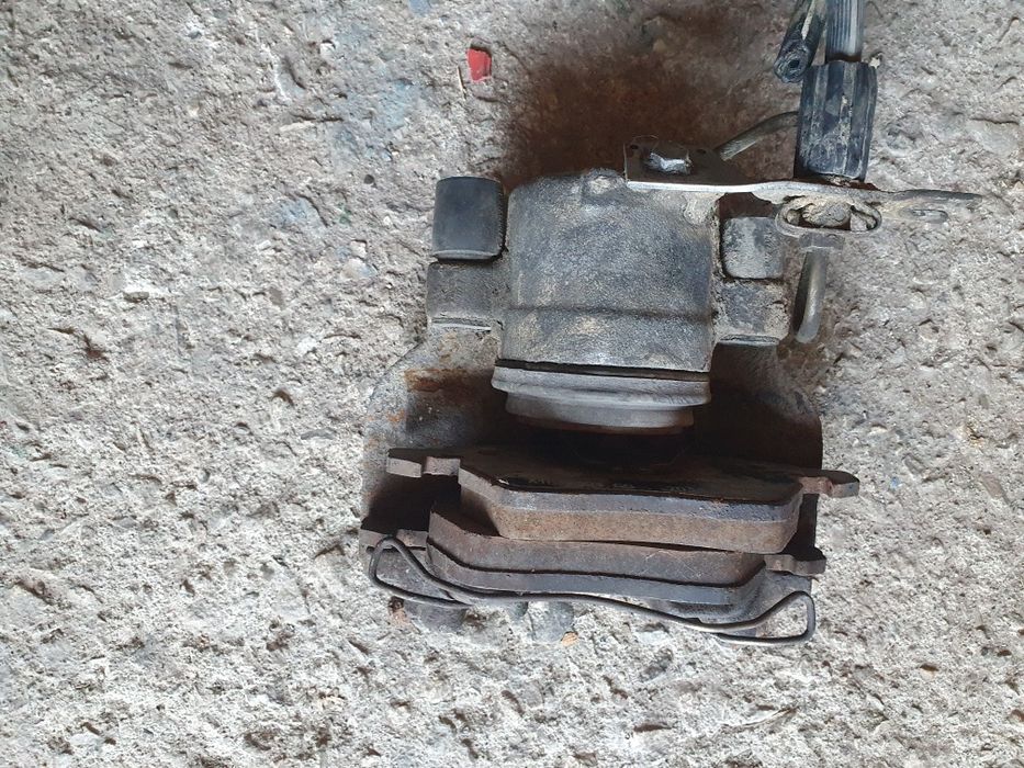 Предни спирачни апарати Audi A4 B5 1.8i 125