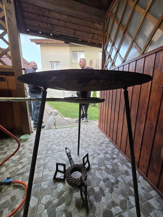 De vânzare tot ce se vede