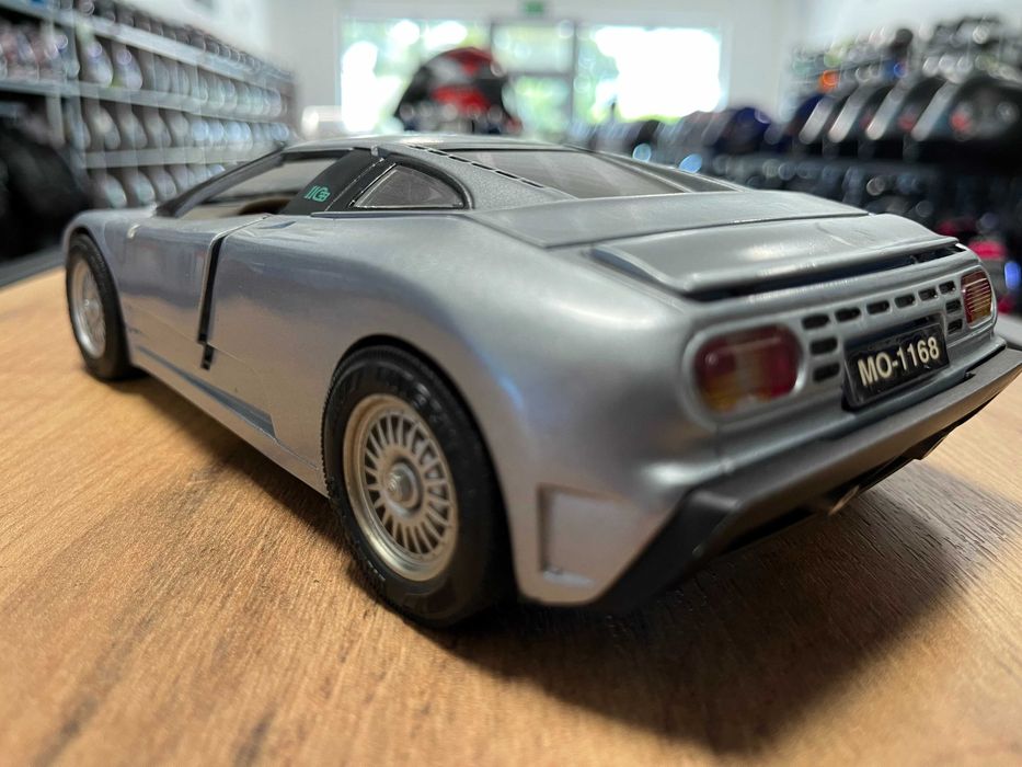 BBUARGO   метален колекционерски модел BUGGATI EB 110 1:18 мащаб