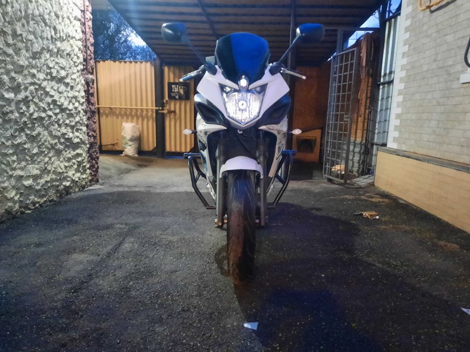 Мотоцикл Yamaha XJ6 Diversion