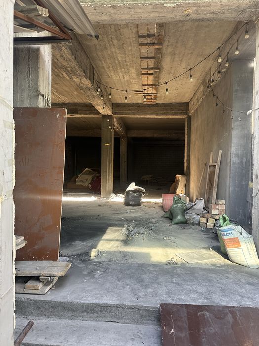 Ижарага (Аренда) жойлар бор. 3 фаза ток, газ ўтган, канализатция