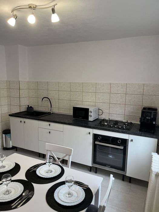 Închiriez apartament 2 camere decomandate Sarari