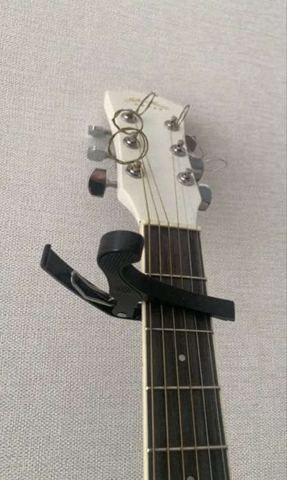 Акустическая Гитара с Дубайска