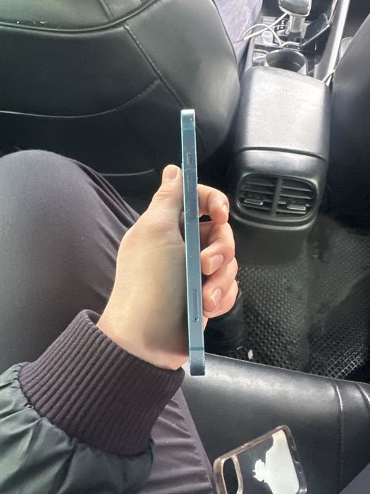 Iphone 13 синий бу