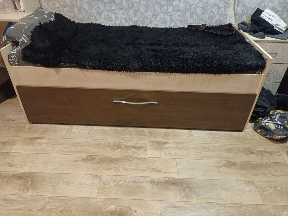 Подростковая кровать.