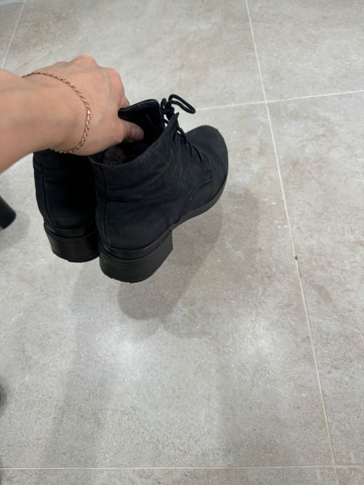 Ботинка черная. Зима