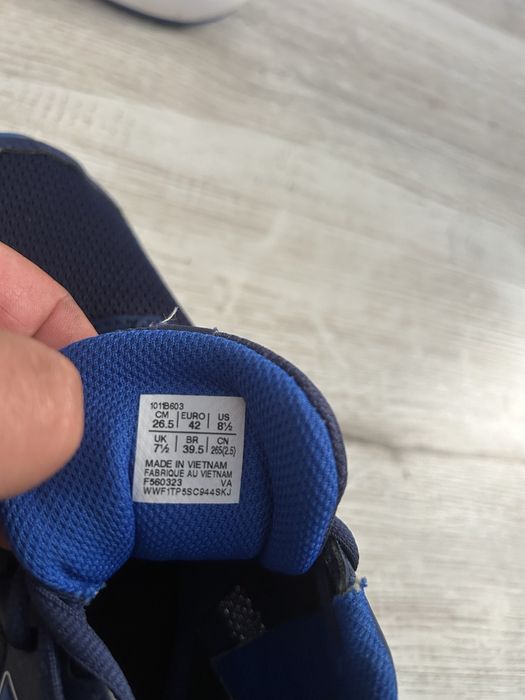 Asics F560321  42 Noi